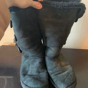 Black Bailey button ugg boots size 8